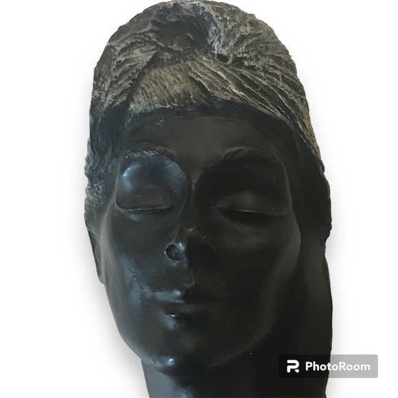 *Vintage* Designs by Frank Schirman “Serenity” Statue - Hawaii - Picture 9 of 10